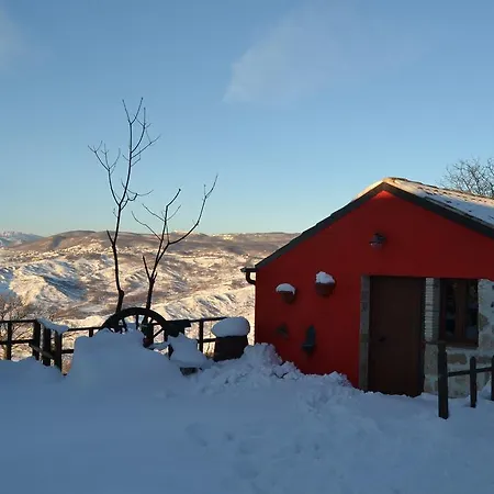 Montagnola Abruzzo Gospodarstwo agroturystyczne *